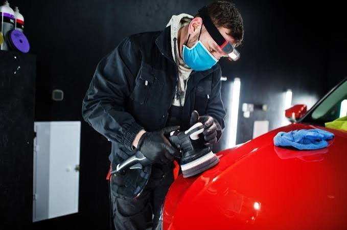 Machine polishing automotive paintwork